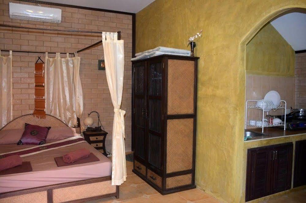 Sanuk Bungalows Rawai Exterior photo